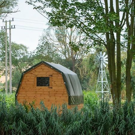 The Moat Lake Glamping Pod Clare Exterior photo