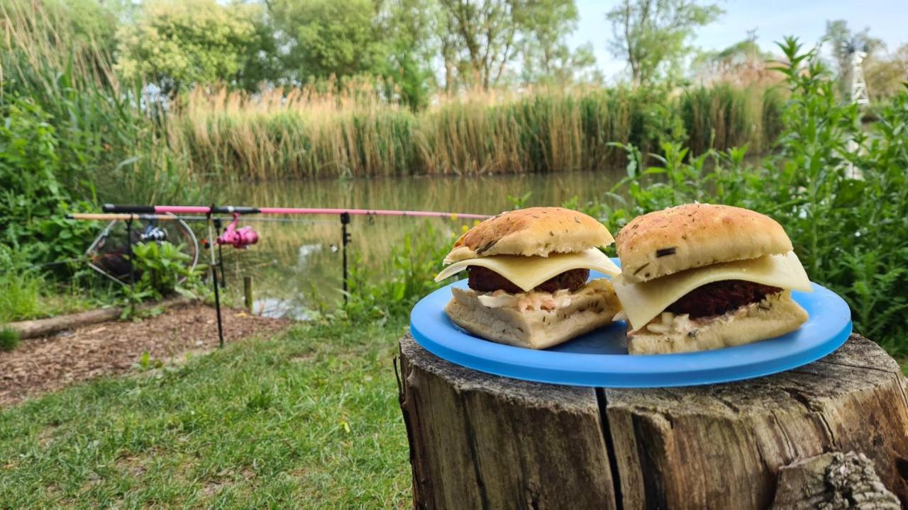 The Moat Lake Glamping Pod Clare Exterior photo