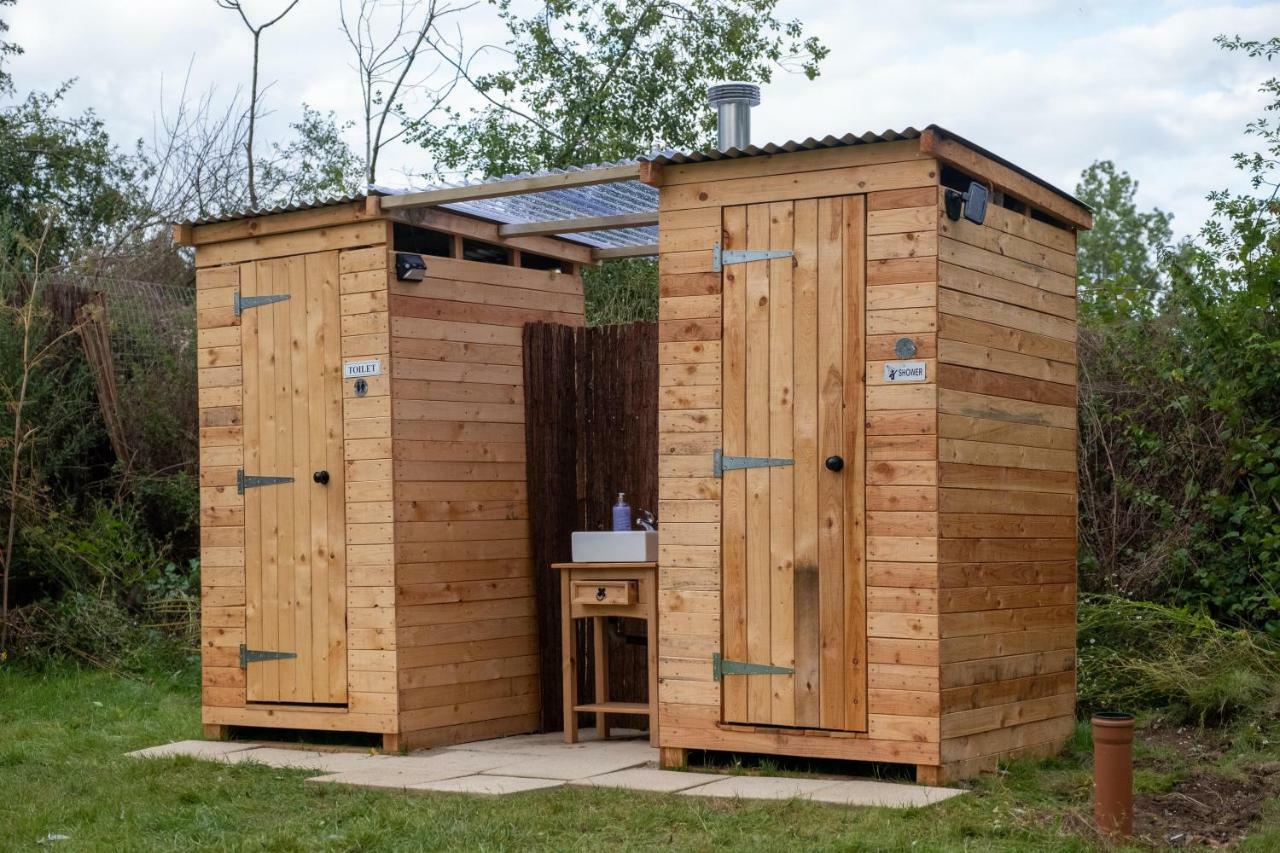 The Moat Lake Glamping Pod Clare Exterior photo