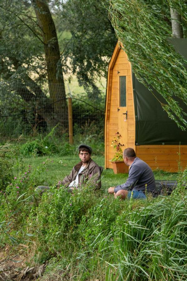 The Moat Lake Glamping Pod Clare Exterior photo